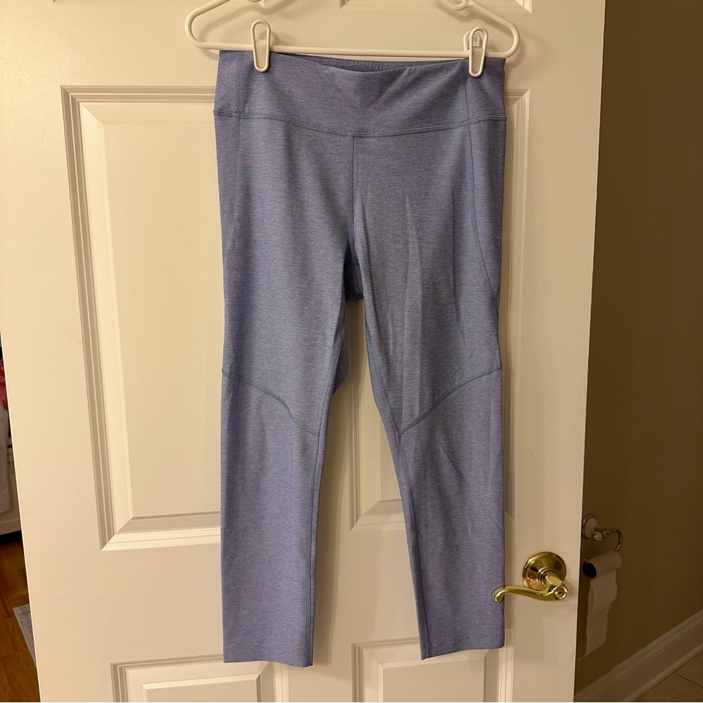 Outdoor voices periwinkle 3/4 length legging